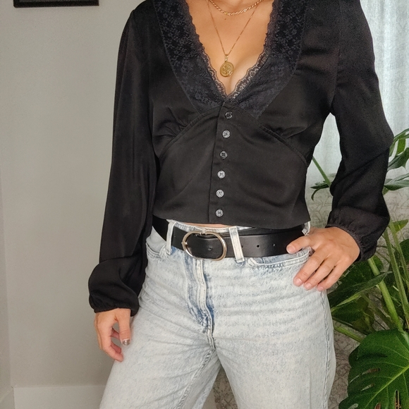 Stunning 🥰 Buffalo Silky Laced Blouse Top - Picture 3 of 4